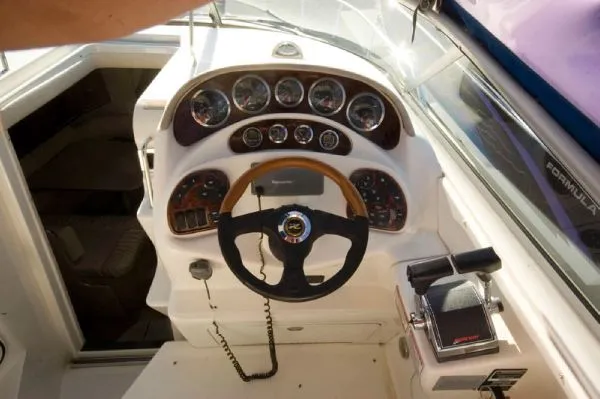 Slide: The Image of Sea Ray 280 Sundancer 2003 - 9