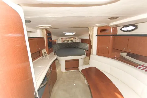 Slide: The Image of Sea Ray 320 Sundancer MD 2005 - 6