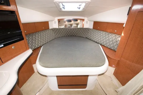 Slide: The Image of Sea Ray 320 Sundancer MD 2005 - 9