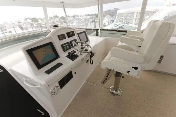 Slide: The Image of Hatteras 64 Motoryacht 2008 - 10