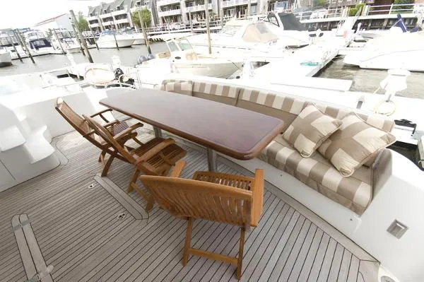 Slide: The Image of Hatteras 64 Motoryacht 2008 - 6