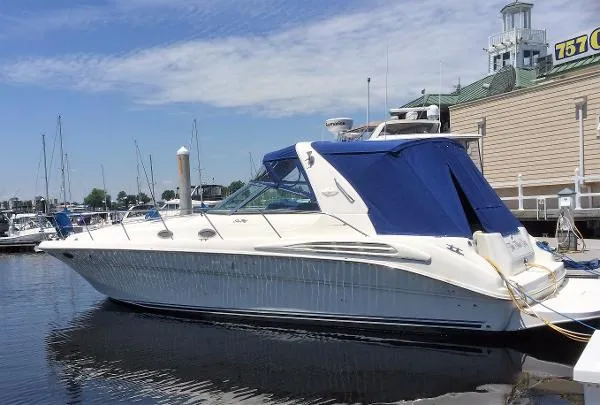 Slide: The Image of Sea Ray Sundancer 1999 - 1