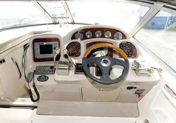 Slide: The Image of Sea Ray 320 Sundancer (VA) 2004 - 8