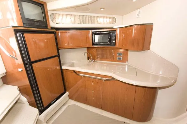 Slide: The Image of Sea Ray 380 Sundancer (MD) 2002 - 5