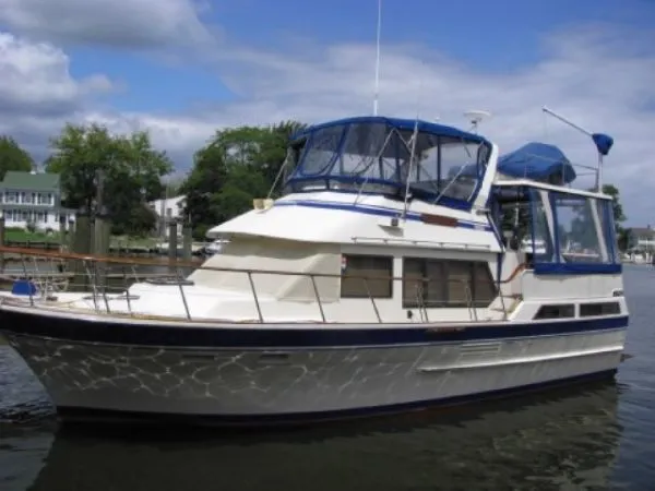 Slide: The Image of Vista 40 Motor Yacht MD 1985 - 0