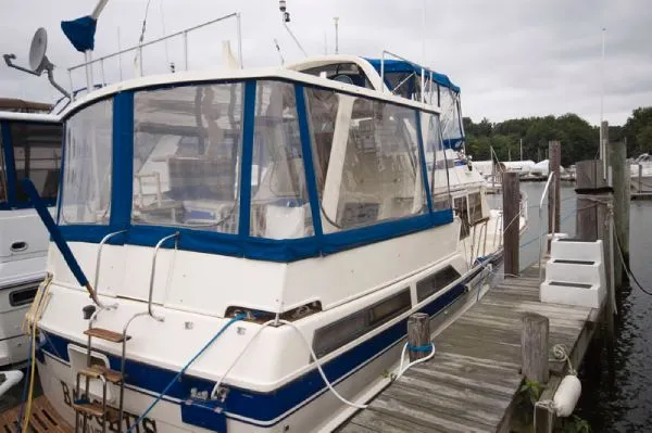 Slide: The Image of Vista 40 Motor Yacht MD 1985 - 1