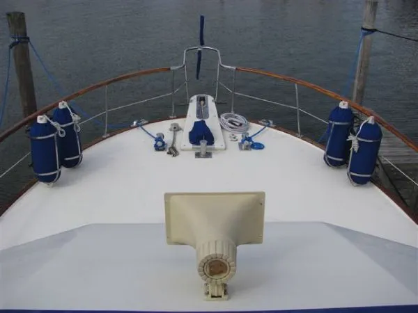 Slide: The Image of Vista 40 Motor Yacht MD 1985 - 2