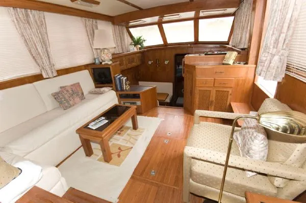 Slide: The Image of Vista 40 Motor Yacht MD 1985 - 6