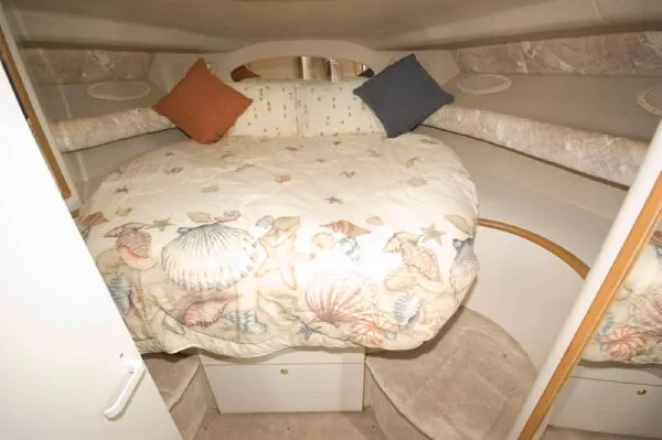 Slide: The Image of Sea Ray 40 Sundancer (MD) 1997 - 6