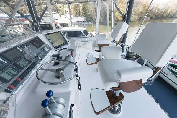 Slide: The Image of Bertram 60 Convertible 1995 - 8
