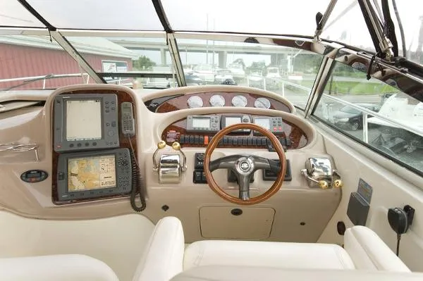 Slide: The Image of Sea Ray 380 Sundancer MD 2004 - 4