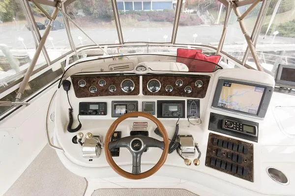 Slide: The Image of Sea Ray 480 Sedan Bridge 1998 - 4