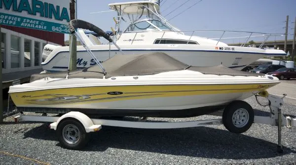 Slide: The Image of Sea Ray 180 Bow Rider 2004 - 0