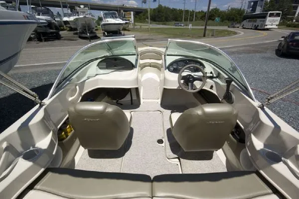 Slide: The Image of Sea Ray 180 Bow Rider 2004 - 5