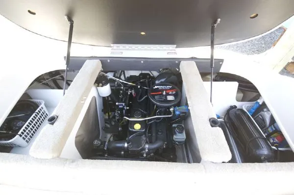 Slide: The Image of Sea Ray 180 Bow Rider 2004 - 8