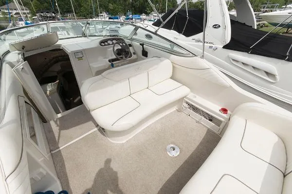 Slide: The Image of Monterey 242 Cruiser 1999 - 4