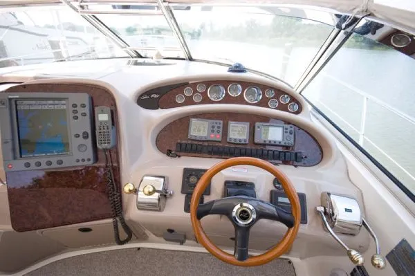 Slide: The Image of Sea Ray 410 Express (MD) 2003 - 2