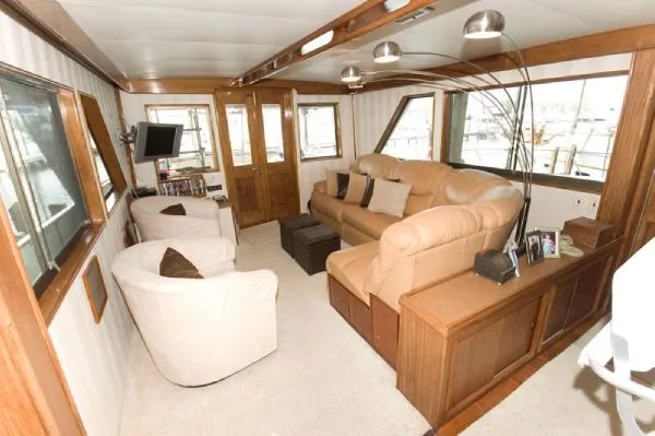 Slide: The Image of Hatteras 53 Motor Yacht 1979 - 2