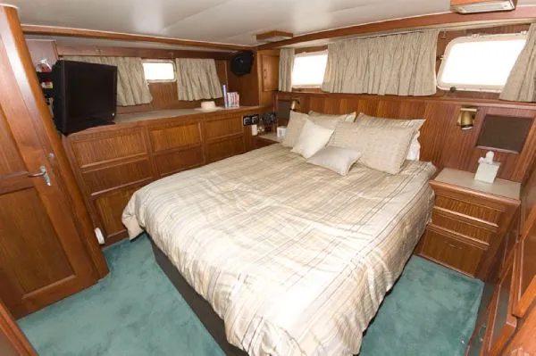 Slide: The Image of Hatteras 53 Motor Yacht 1979 - 9