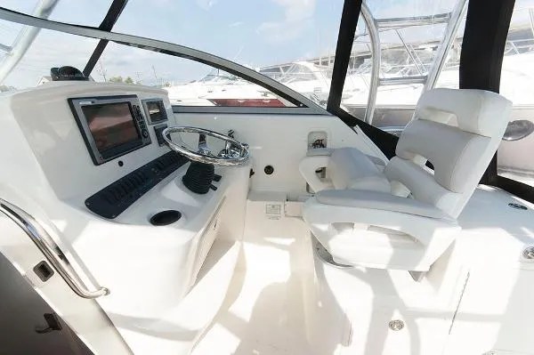 Slide: The Image of Boston Whaler 305 Conquest 2008 - 6