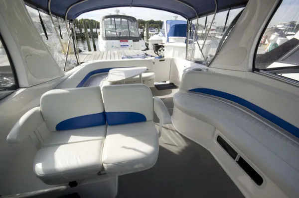 Slide: The Image of Bayliner 325 2006 - 10