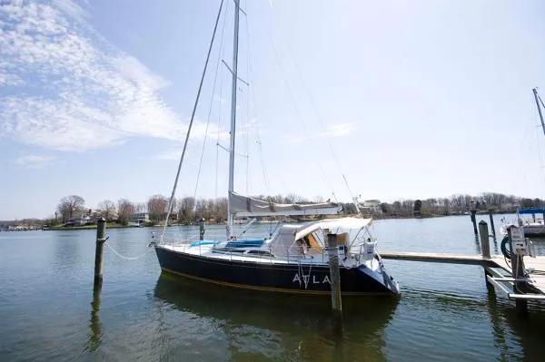 Slide: The Image of C&C 121 Blue Hull 1999 - 6