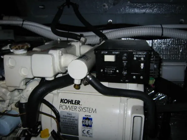 Slide: The Image of Sea Ray 280 Sundancer 2001 - 9