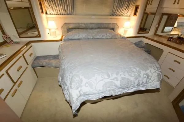 Slide: The Image of Sea Ray 440 Aft Cabin Motoryacht 1990 - 6