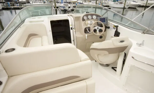 Slide: The Image of Chaparral 260 Signature (New lower Price!) 2005 - 7