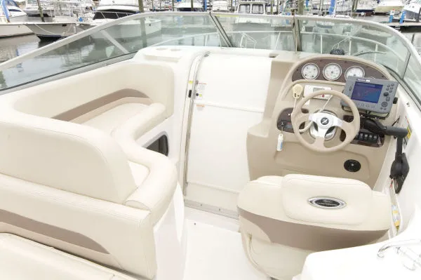Slide: The Image of Chaparral 260 Signature (New lower Price!) 2005 - 8