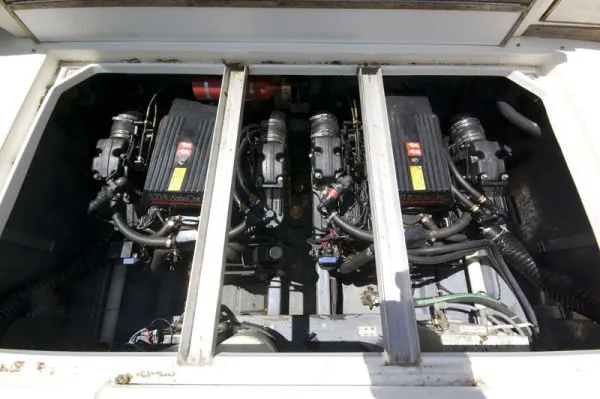 Slide: The Image of Sea Ray 300 Sundancer 1989 - 11