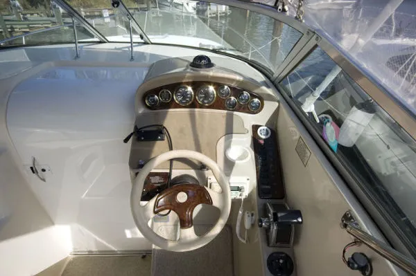 Slide: The Image of Rinker 270 Fiesta Vee 2000 - 10