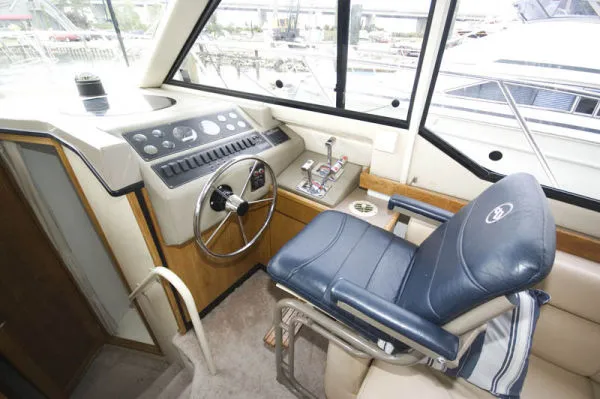 Slide: The Image of Bayliner 3587 Motoryacht 1998 - 10