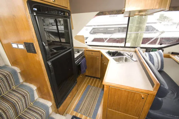 Slide: The Image of Bayliner 3587 Motoryacht 1998 - 3