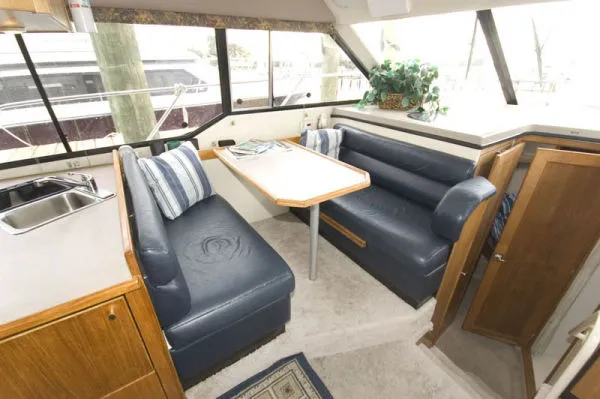 Slide: The Image of Bayliner 3587 Motoryacht 1998 - 4