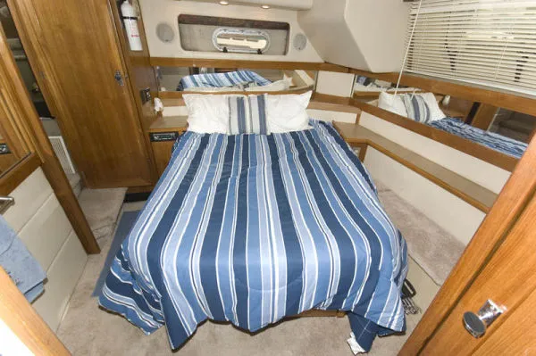 Slide: The Image of Bayliner 3587 Motoryacht 1998 - 5