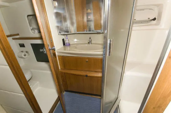 Slide: The Image of Bayliner 3587 Motoryacht 1998 - 6