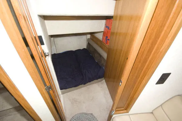 Slide: The Image of Bayliner 3587 Motoryacht 1998 - 9