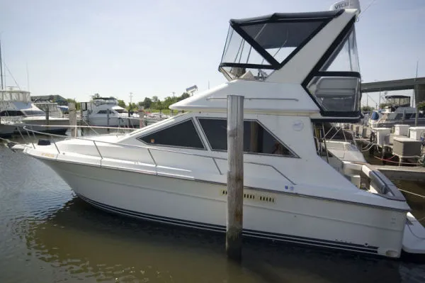 Slide: The Image of Sea Ray 345 Sedan Bridge 1989 - 0