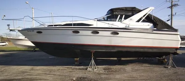 Slide: The Image of Bayliner AVANTI 34 1988 - 11