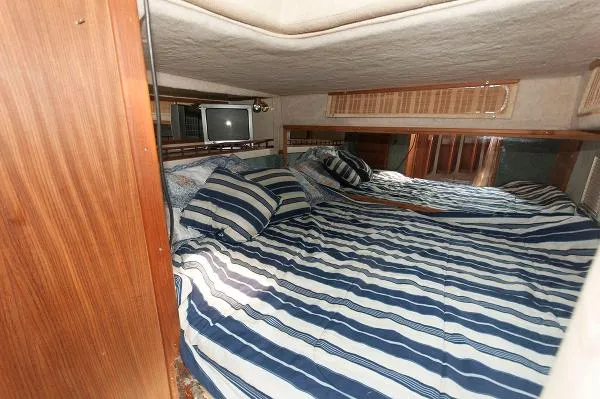 Slide: The Image of Sea Ray 340 Sundancer 1986 - 9