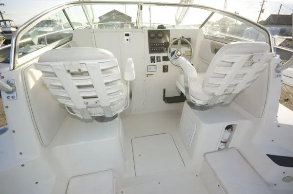 Slide: The Image of Seaswirl 2601 Walkaround w/ Trailer 2006 - 2