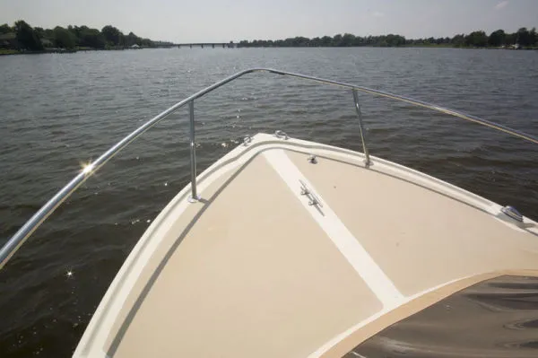Slide: The Image of Padebco 23.6 Center Console 2000 - 5