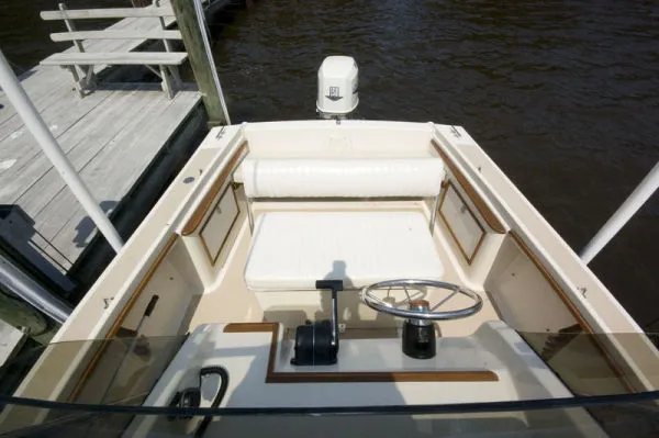Slide: The Image of Padebco 23.6 Center Console 2000 - 6