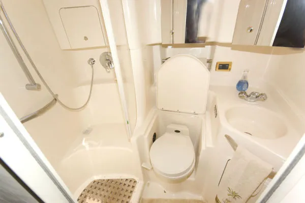 Slide: The Image of Sea Ray 380 Sundancer w/ Diesels 2002 - 9