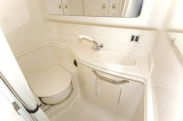 Slide: The Image of Sea Ray 340 Sundancer 2004 - 8