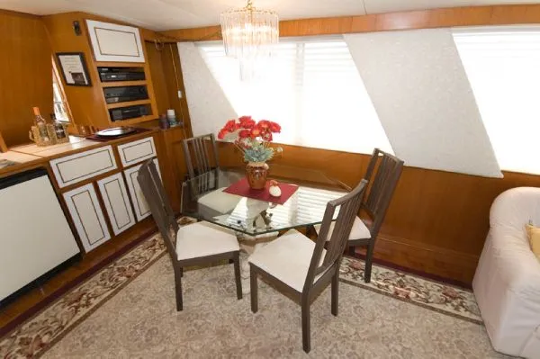 Slide: The Image of Jefferson 52 Marquessa Extended Deckhouse MY 1989 - 10