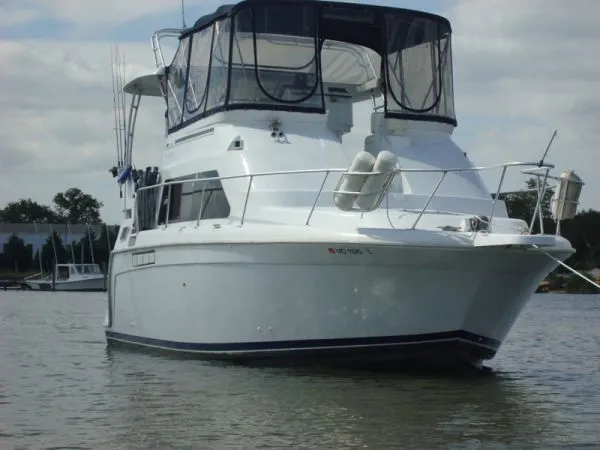 Slide: The Image of Mainship 34 Motoryacht w/ Diesels 1997 - 1