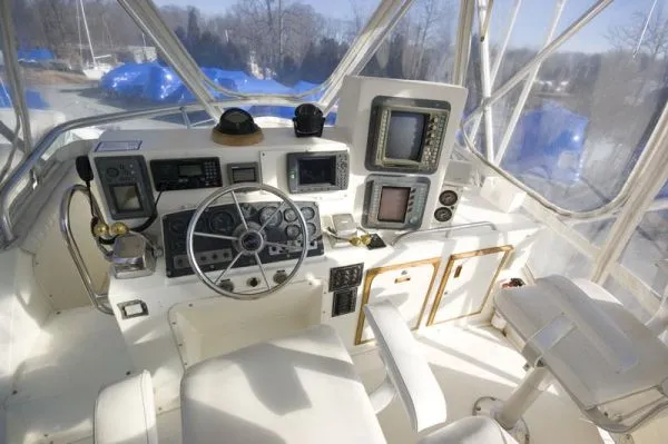 Slide: The Image of Bertram 33 Sport Fisherman 1984 - 10