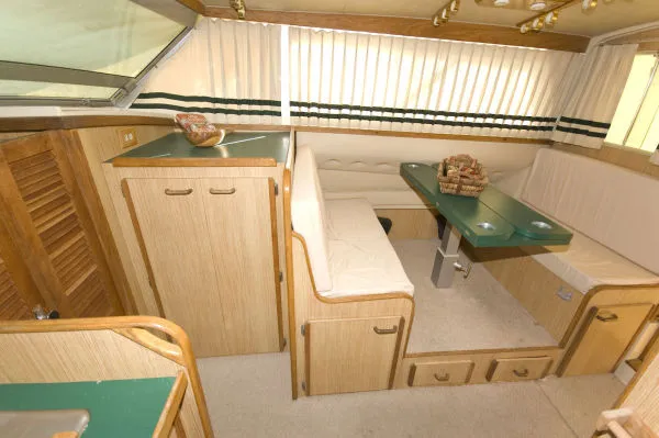 Slide: The Image of Bertram 33 Sport Fisherman 1984 - 9